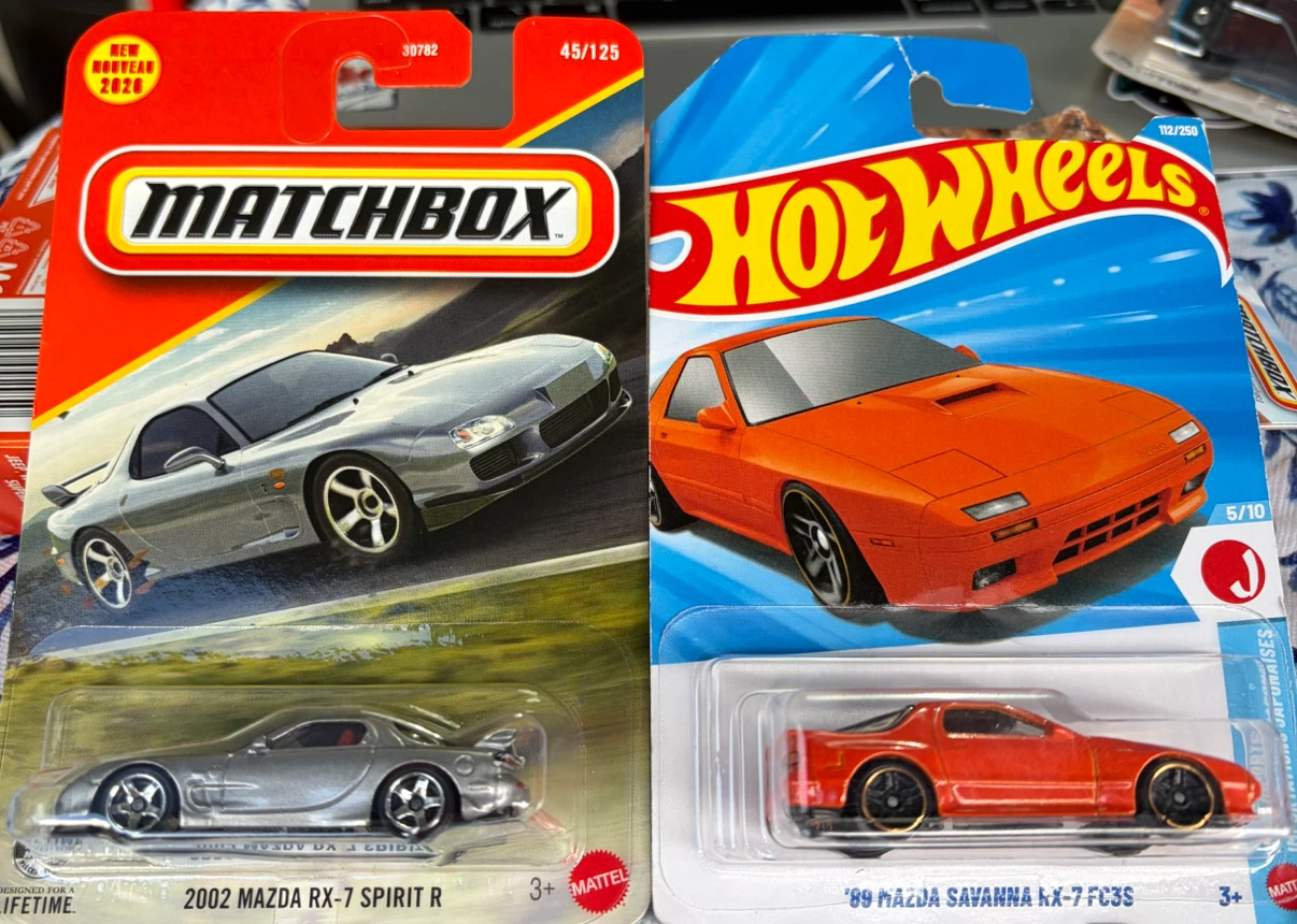 Matchbox 2002 Mazda RX-7 & Hot Wheels 89 Mazda RX-7