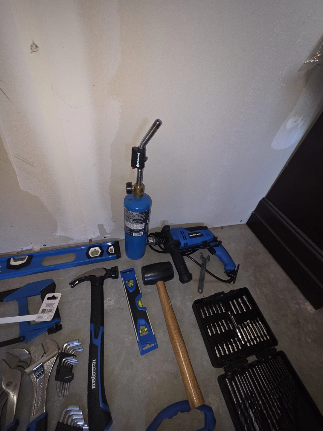 Assorted Mastercraft and Motomaster Tool Collection - photo 2