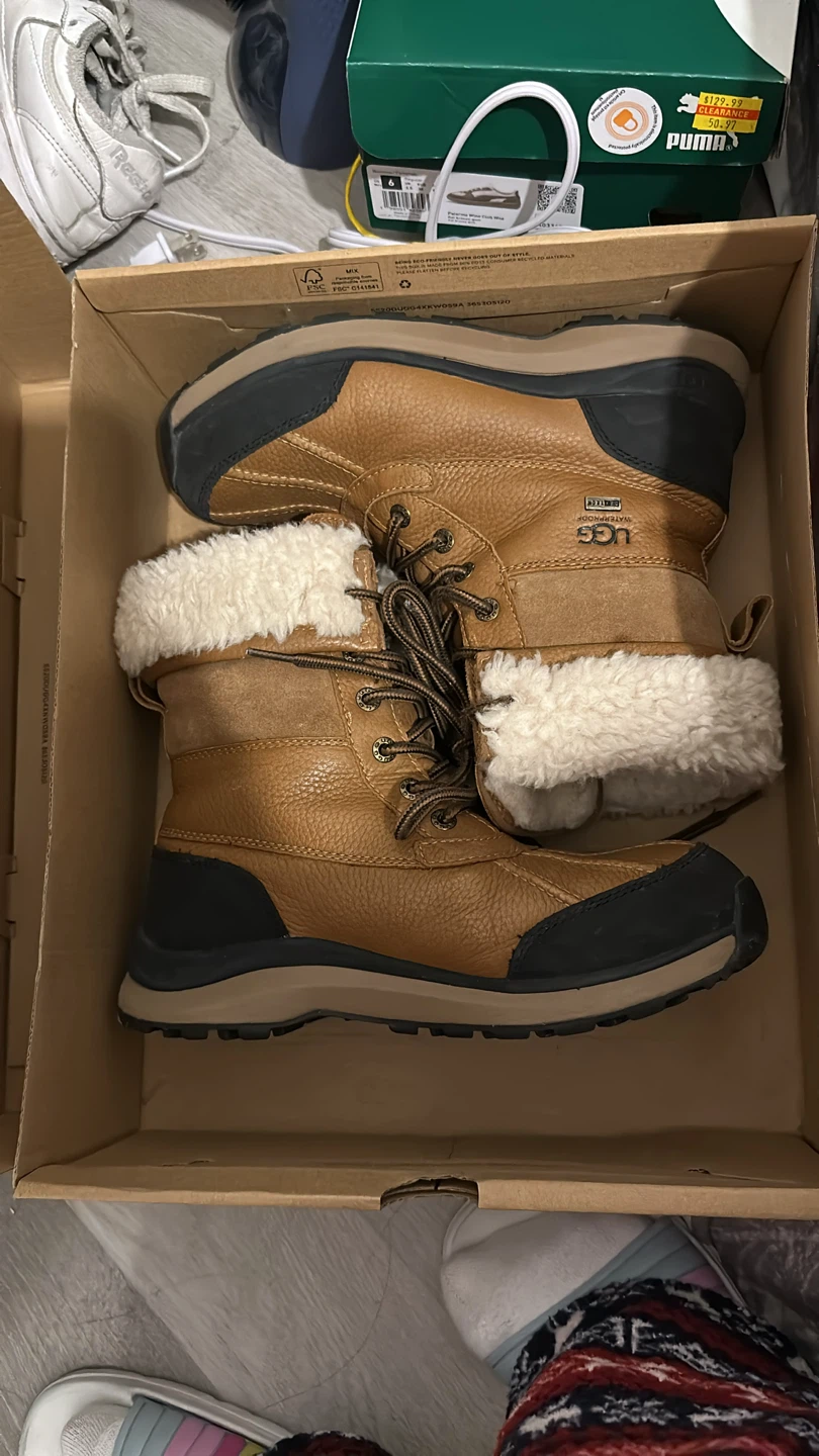 UGG Adirondack Boot III Size 7.5 (USED)