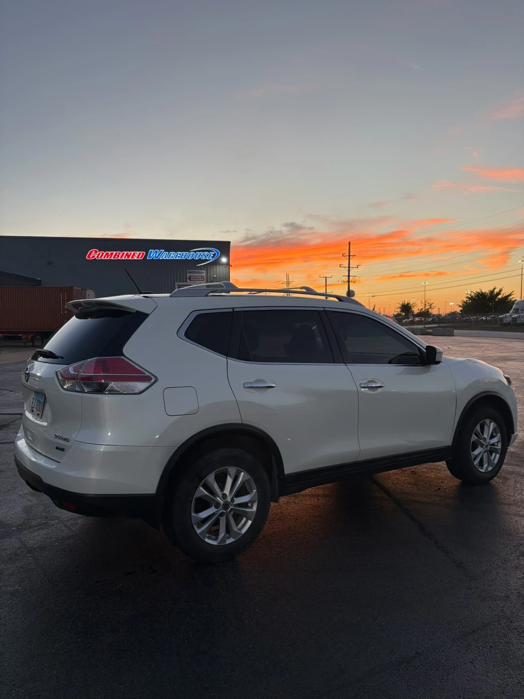2015 Nisan rogue. SV  all wheel drive - photo 4