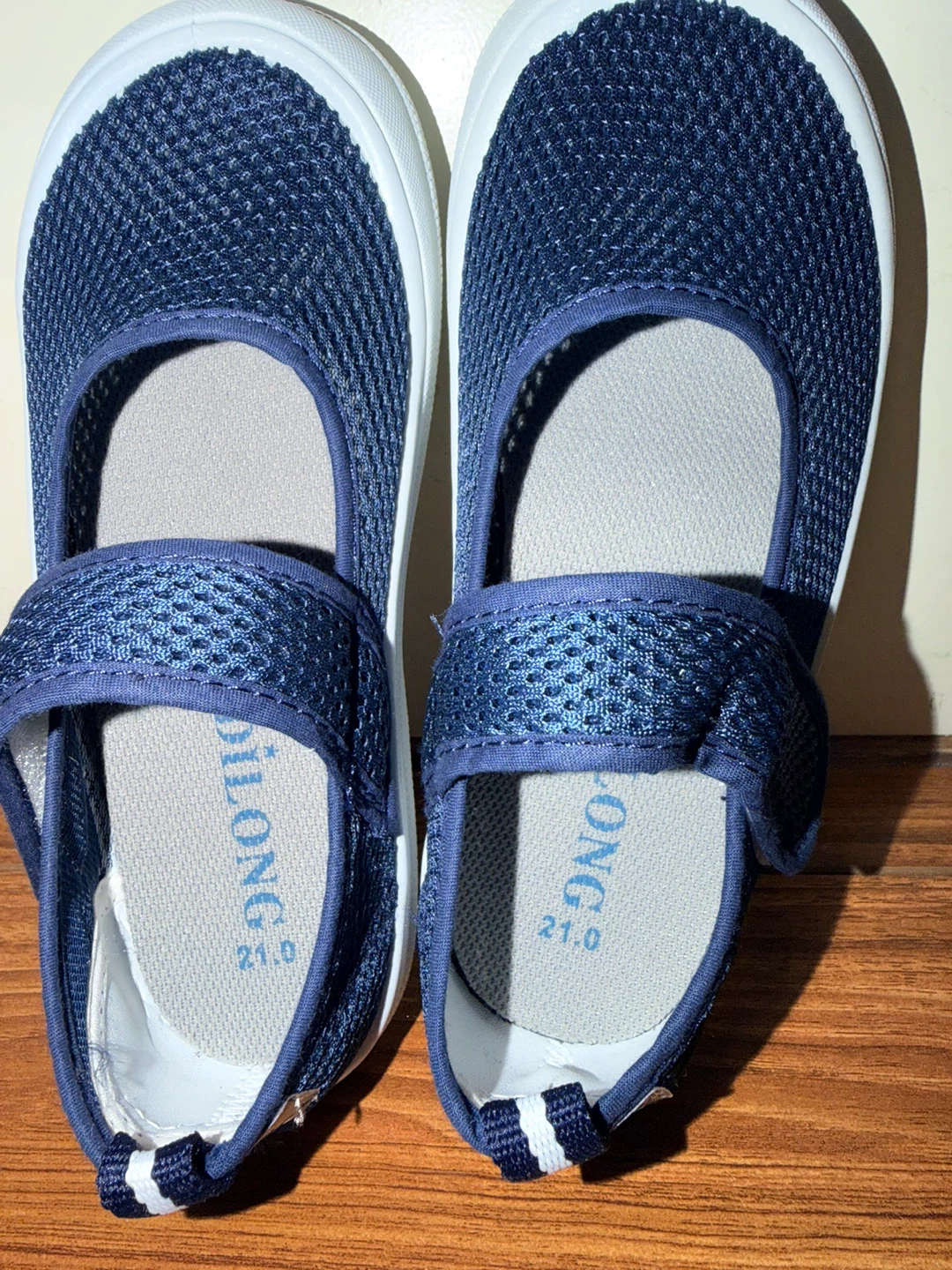 Kids mesh indoor shoes Size 13-1.5 - photo 4