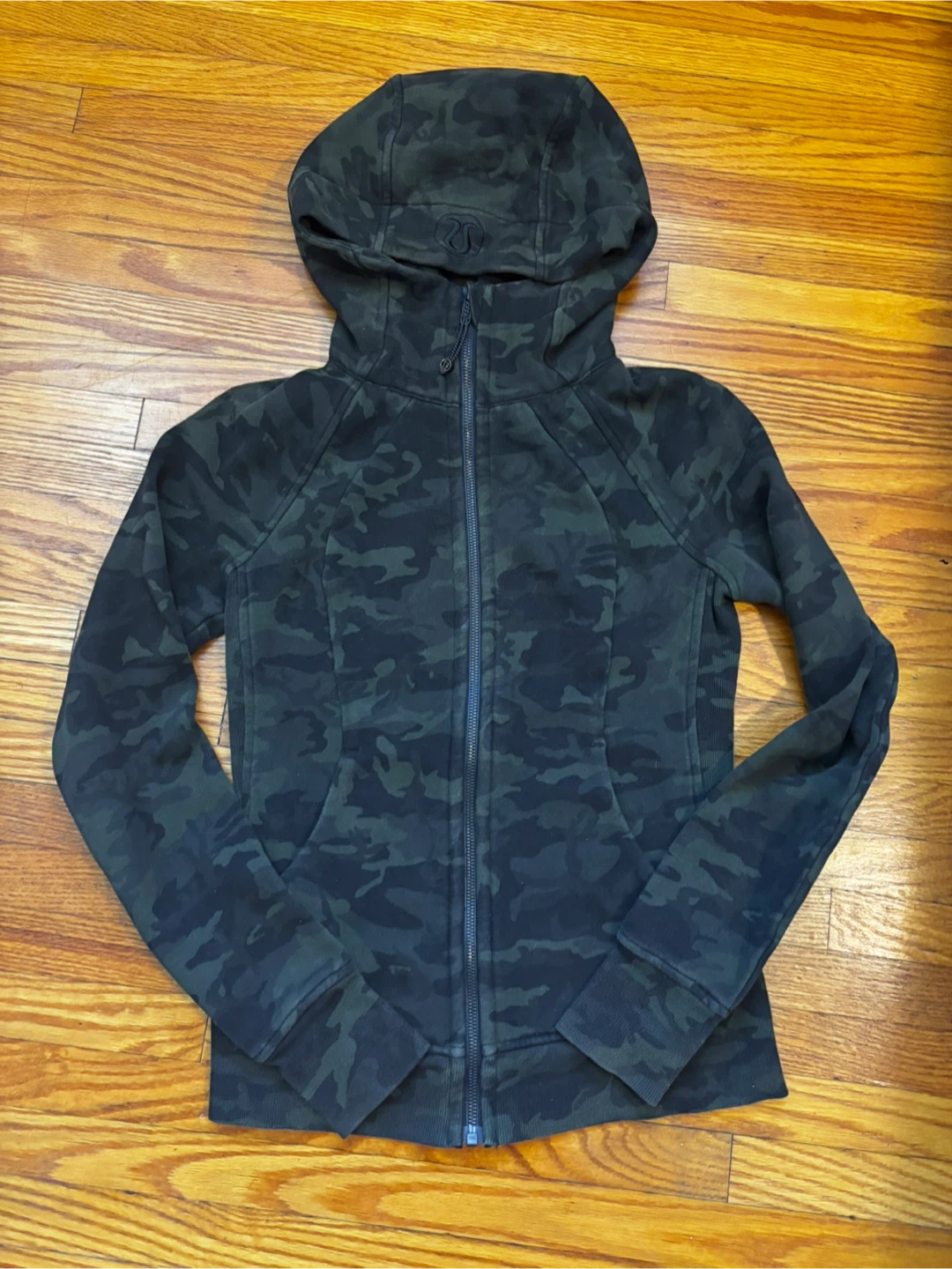 Lululemon Scuba Hoodie - Size 4