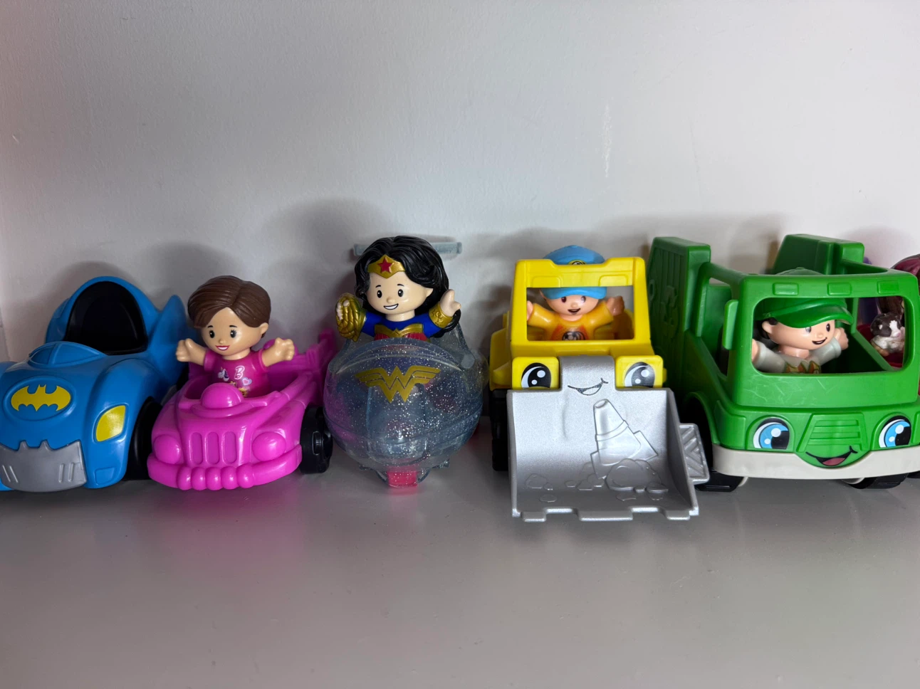 Fisher-Price Little People cars and figures Lot of 9 - photo 2