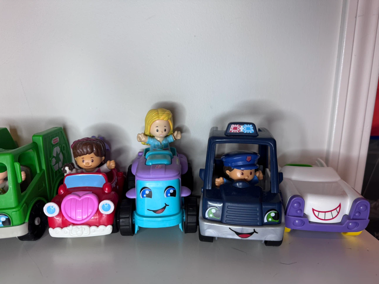 Fisher-Price Little People cars and figures Lot of 9 - photo 3