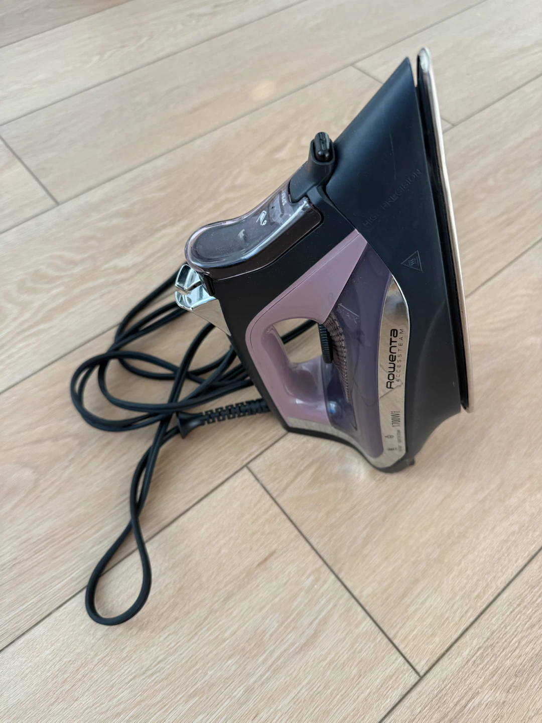 Rowenta Accessteam DW2361 Electric Iron