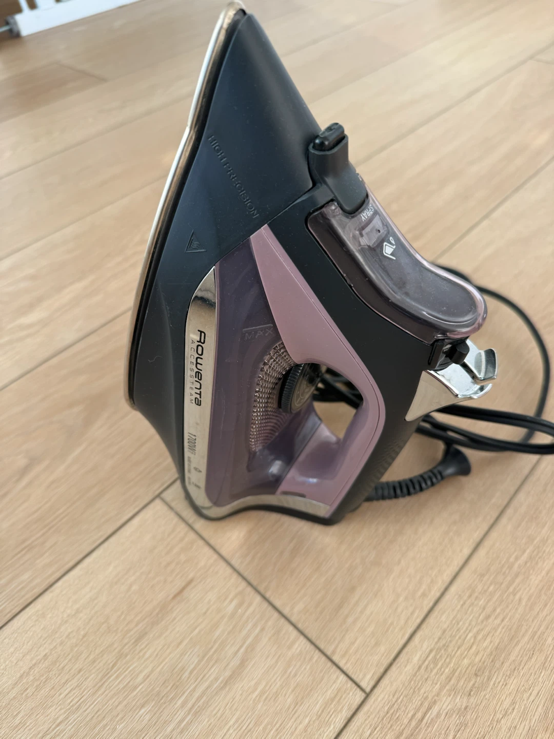Rowenta Accessteam DW2361 Electric Iron - photo 4
