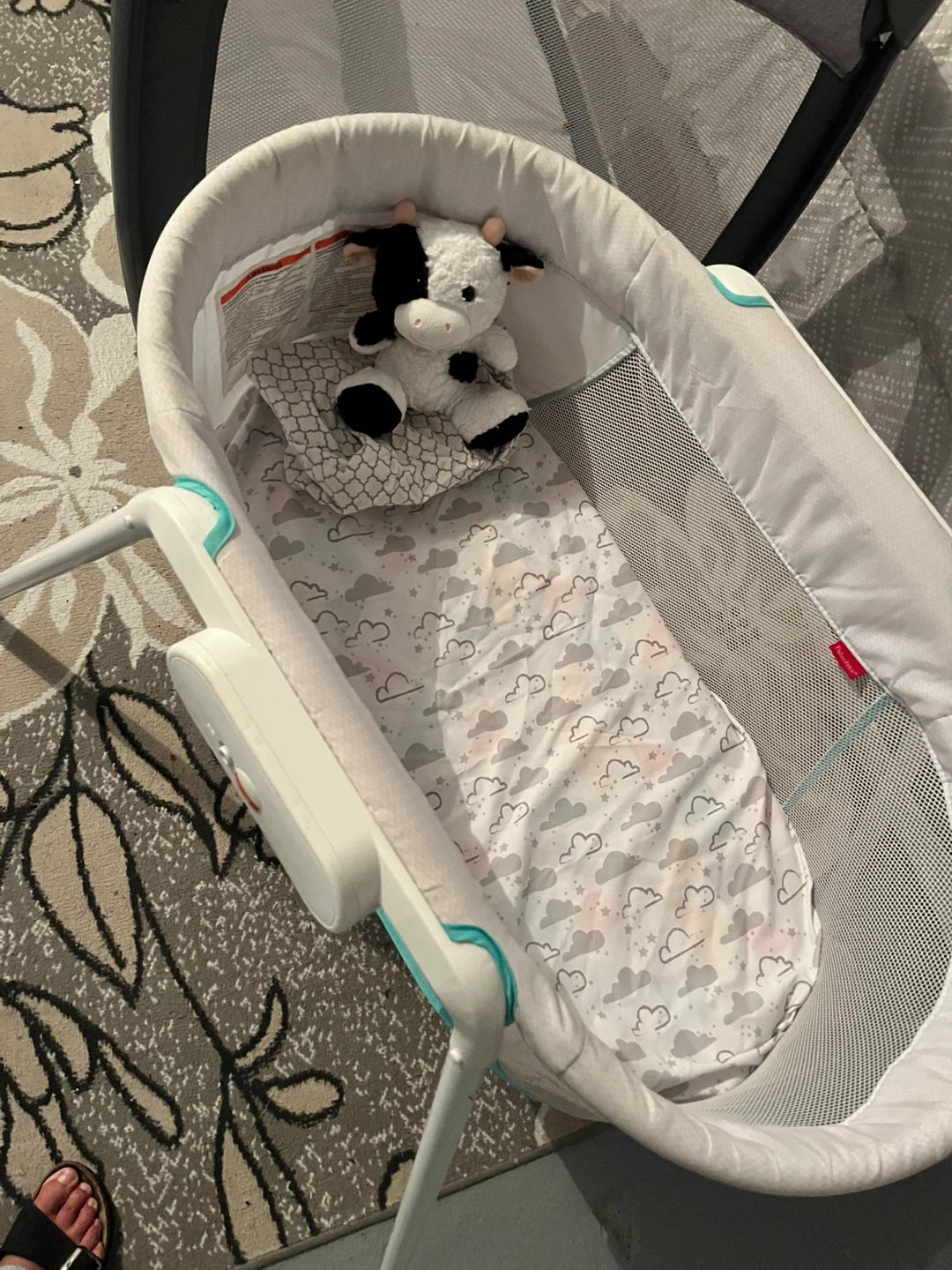 Fisher-Price Baby Bassinet - photo 3