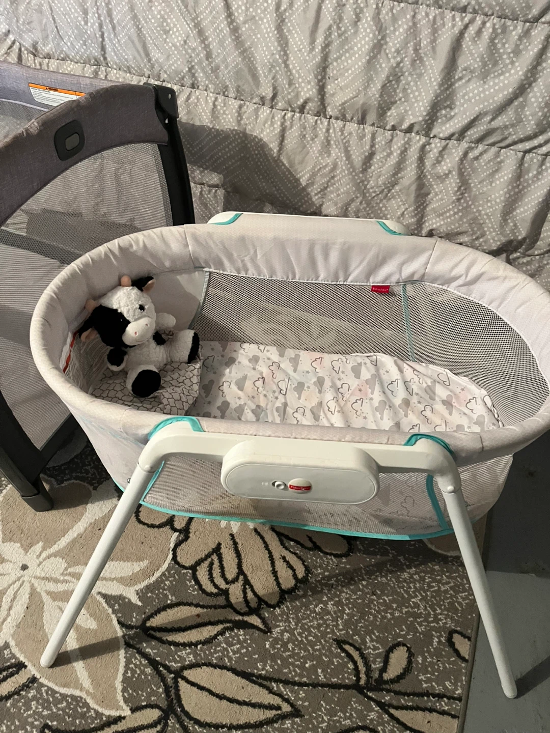 Fisher-Price Baby Bassinet - photo 4