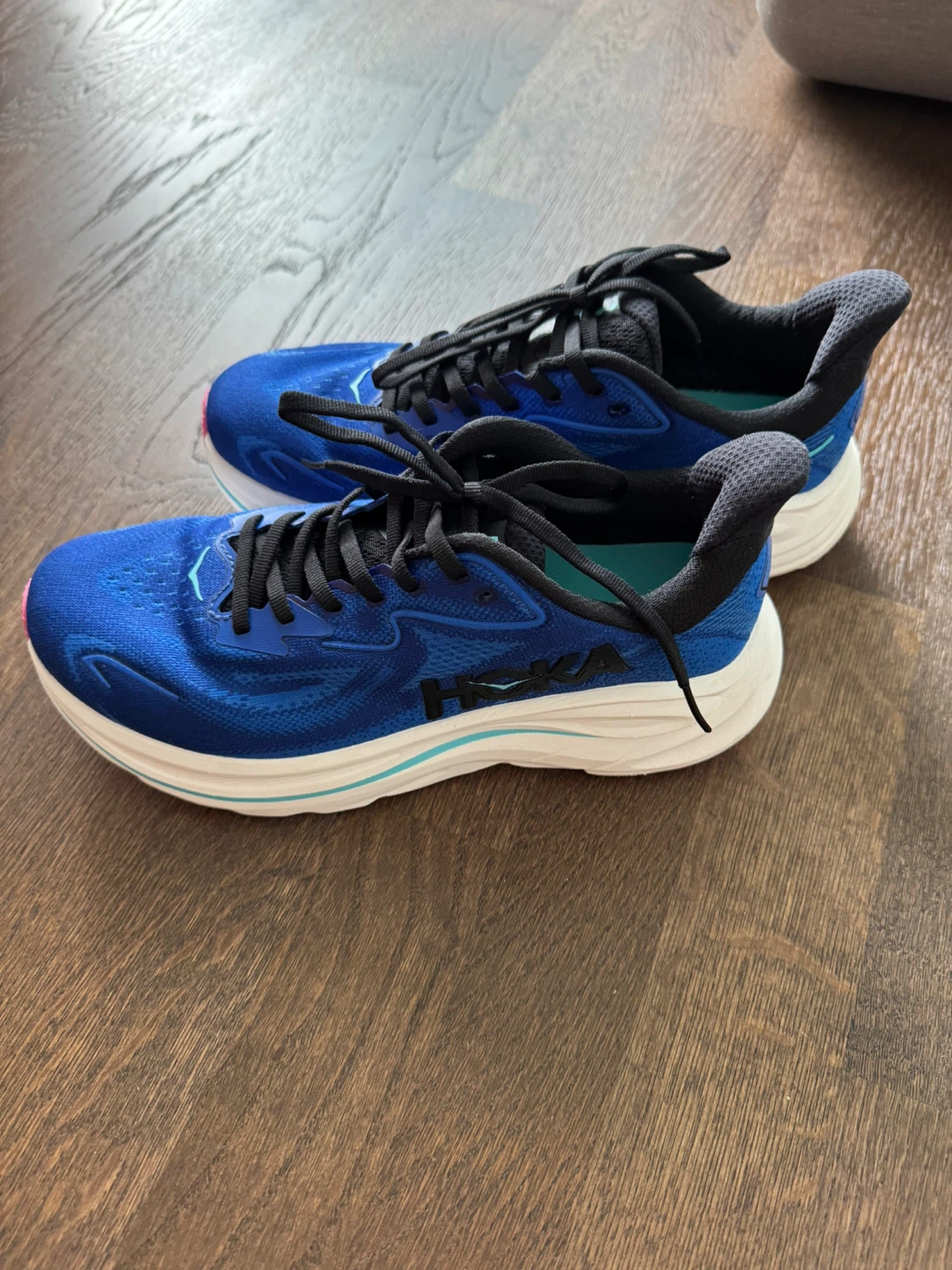 [Women’s 8B] Hoka Clifton 10