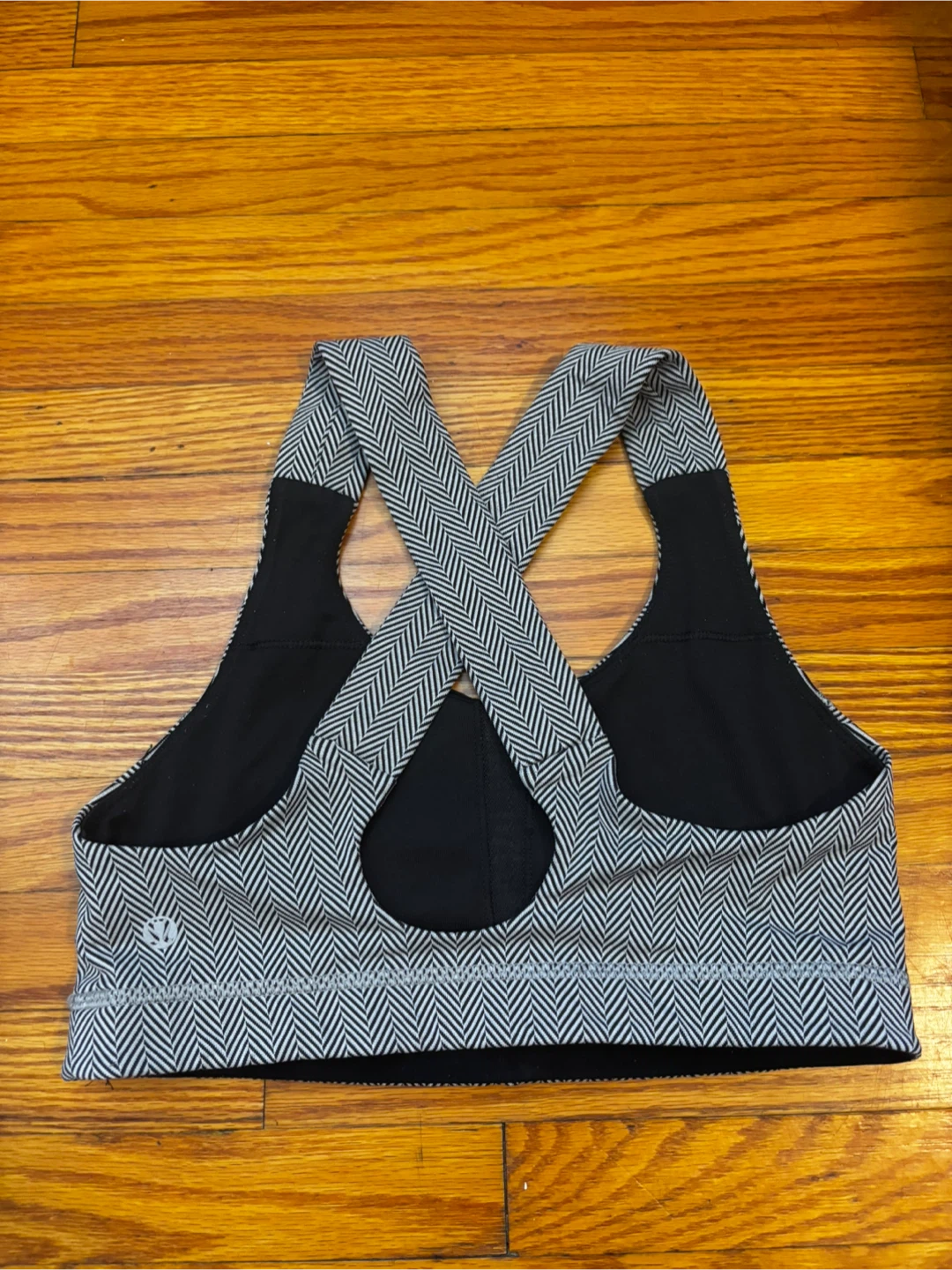 Lululemon Sports Bra - Size 6 - photo 2
