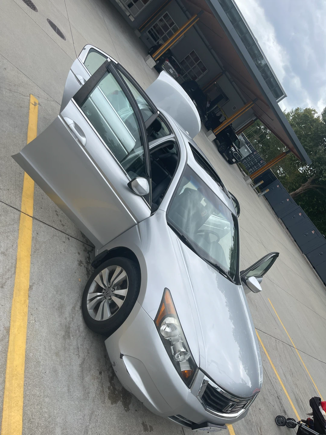 Silver Honda Accord Sedan - photo 4