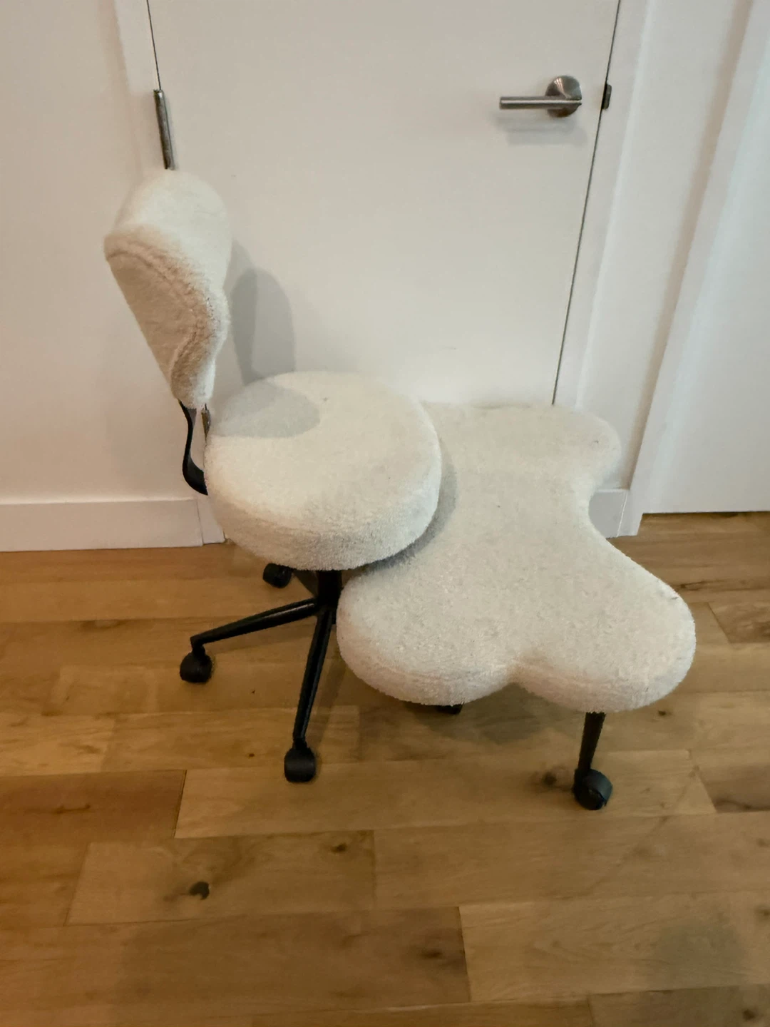Cream Boucle Cloud Shape Office Chair - photo 4