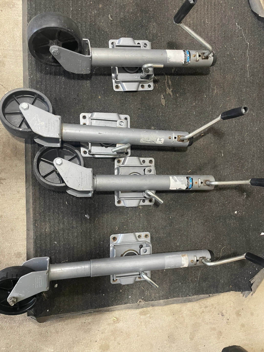 Towking 1000lb Swing-up Trailer Jacks