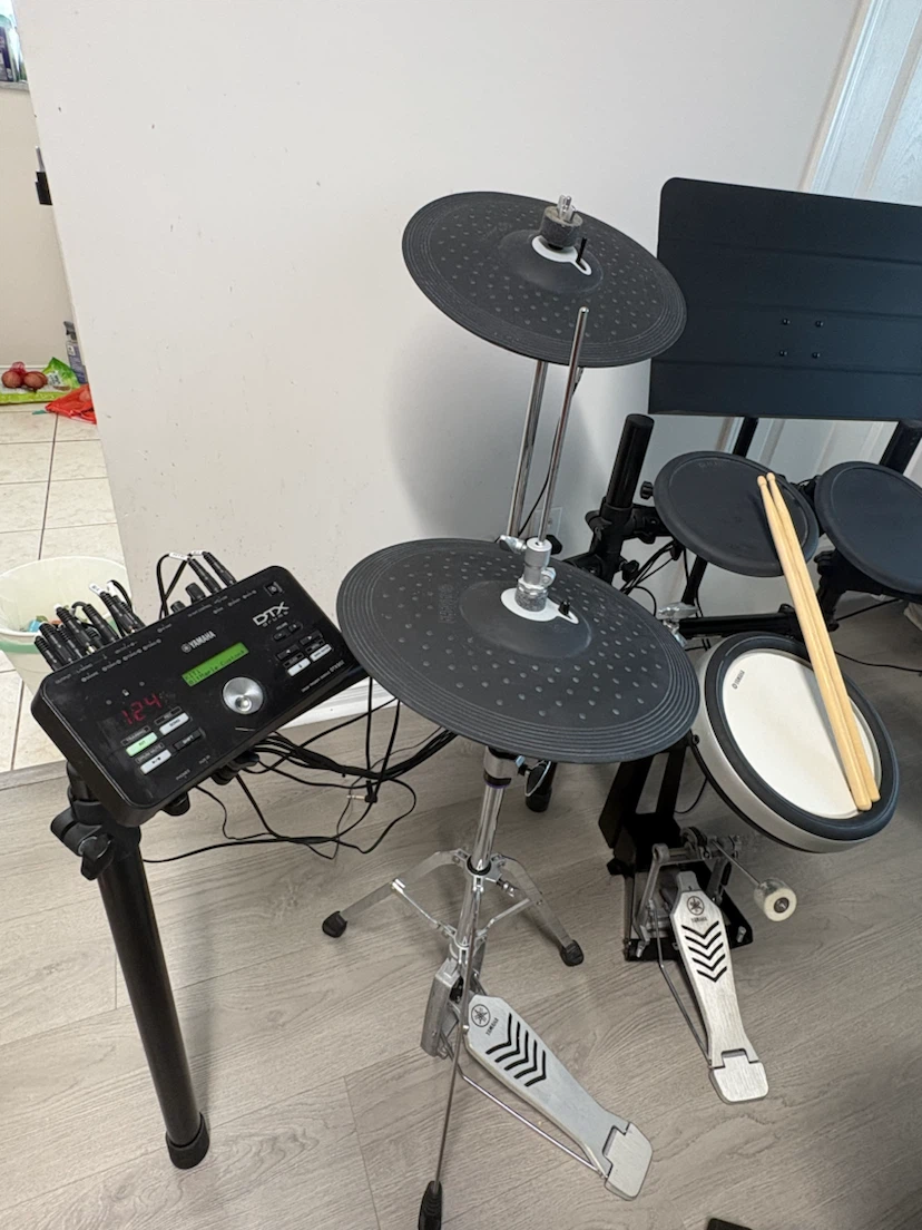 Yamaha DTX502 Electronic Drum Kit