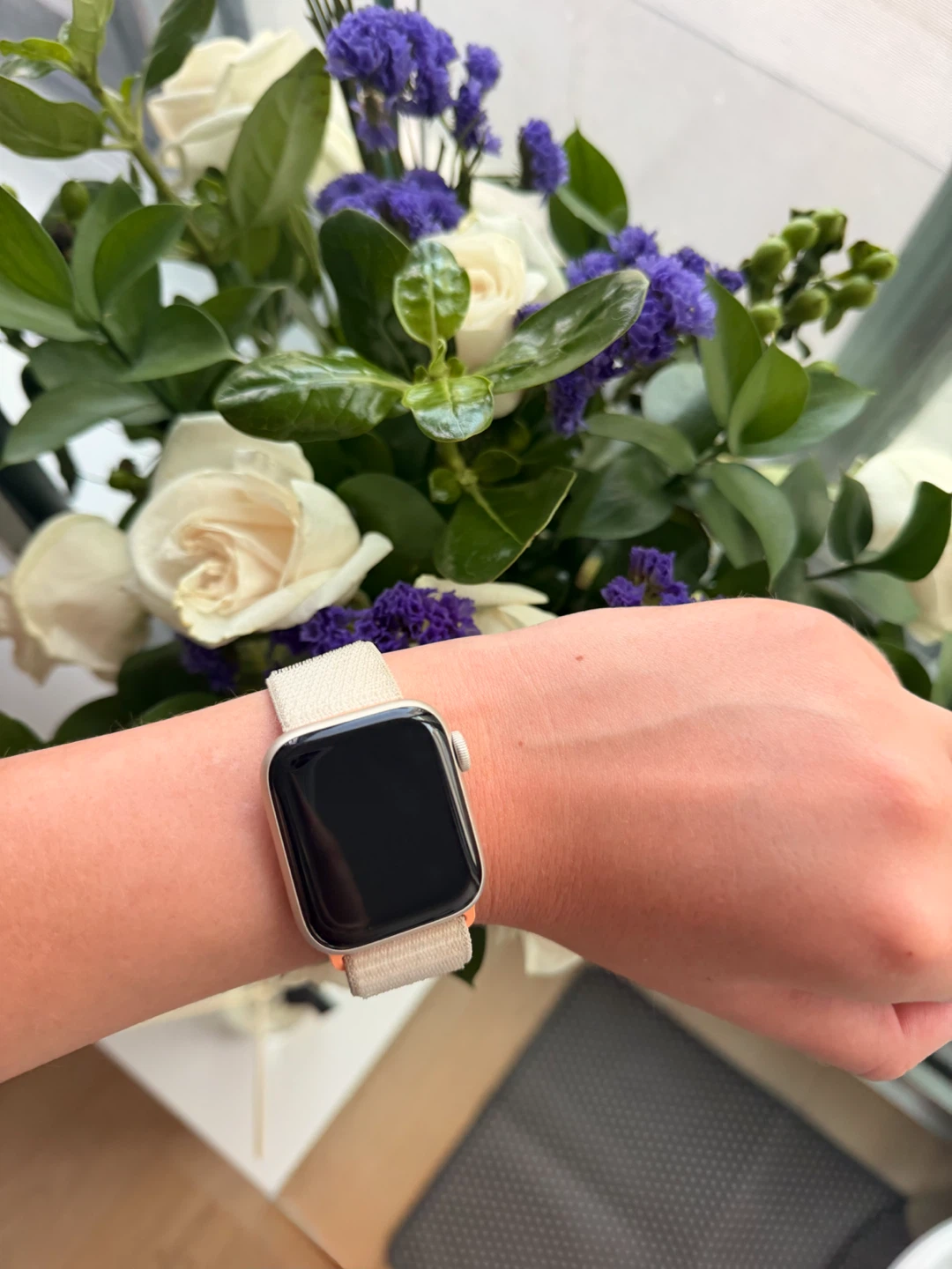 Apple Watch Starlight with Sport Loop
