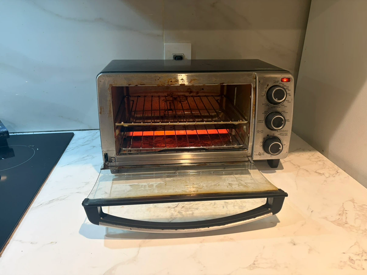 Black & Decker Toaster Oven - photo 3