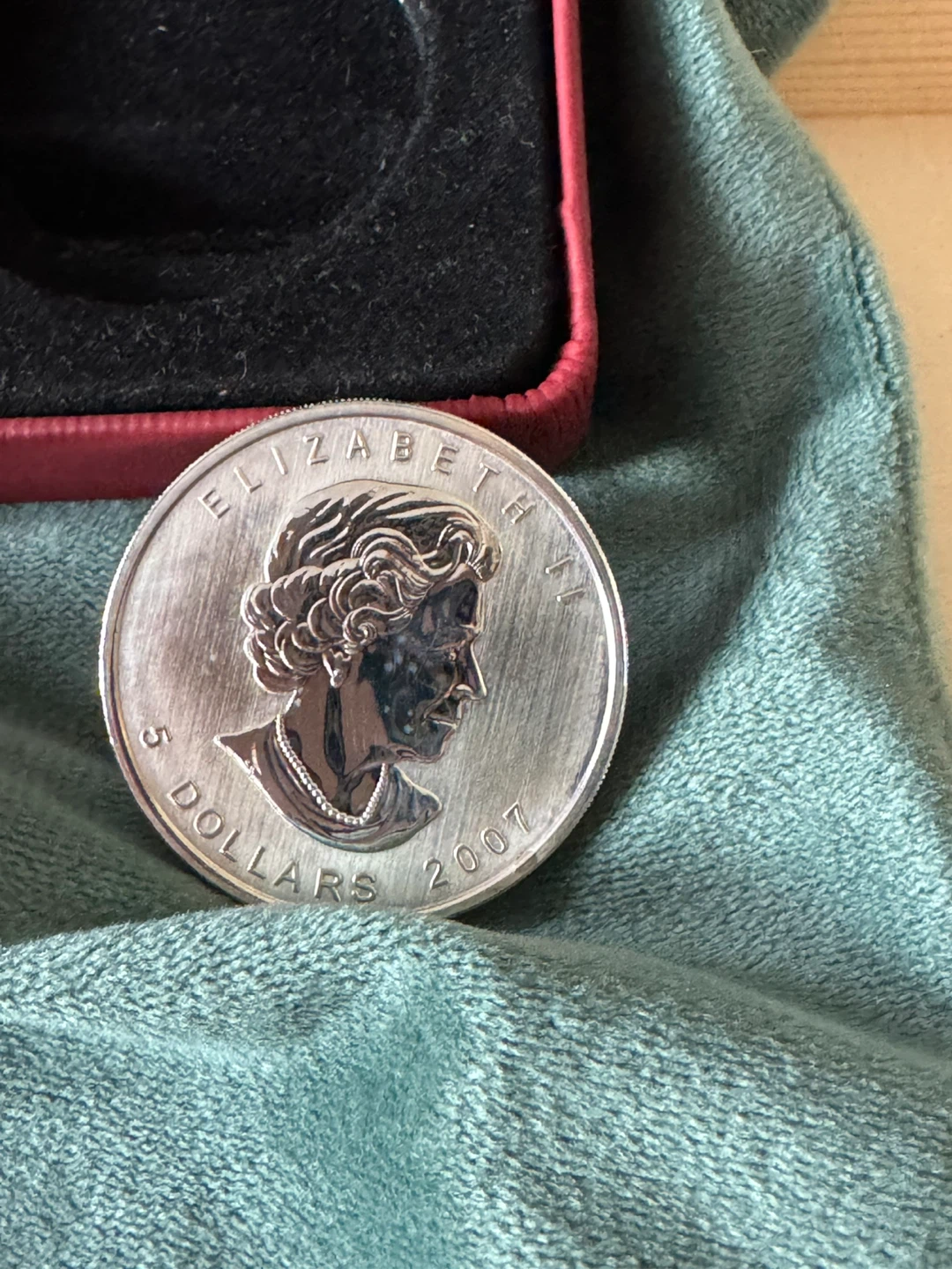 2007 Coloured Maple Leaf 1 oz Silver Coin - photo 3