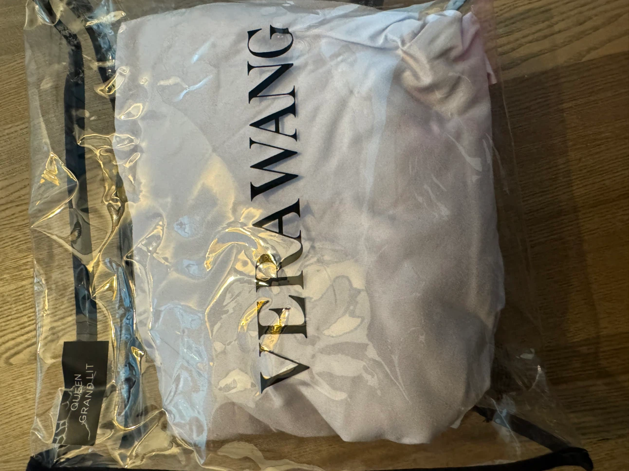 Vera Wang Queen Bed Sheet used