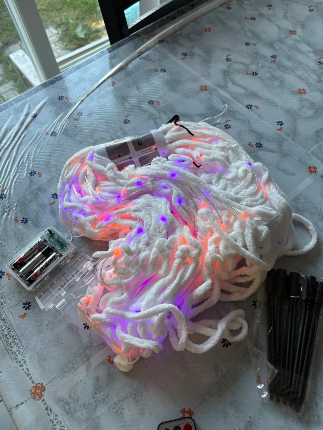 Halloween Spider Web Lights – 250 LED with Remote - photo 2