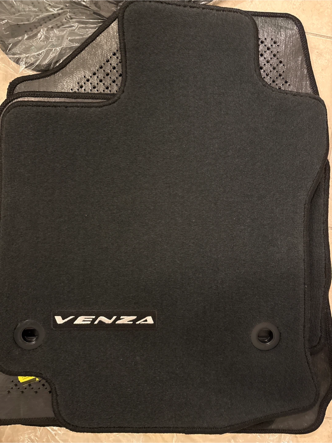 Toyota Venza Genuine Carpet Floor Mats (4pc Set) - photo 4