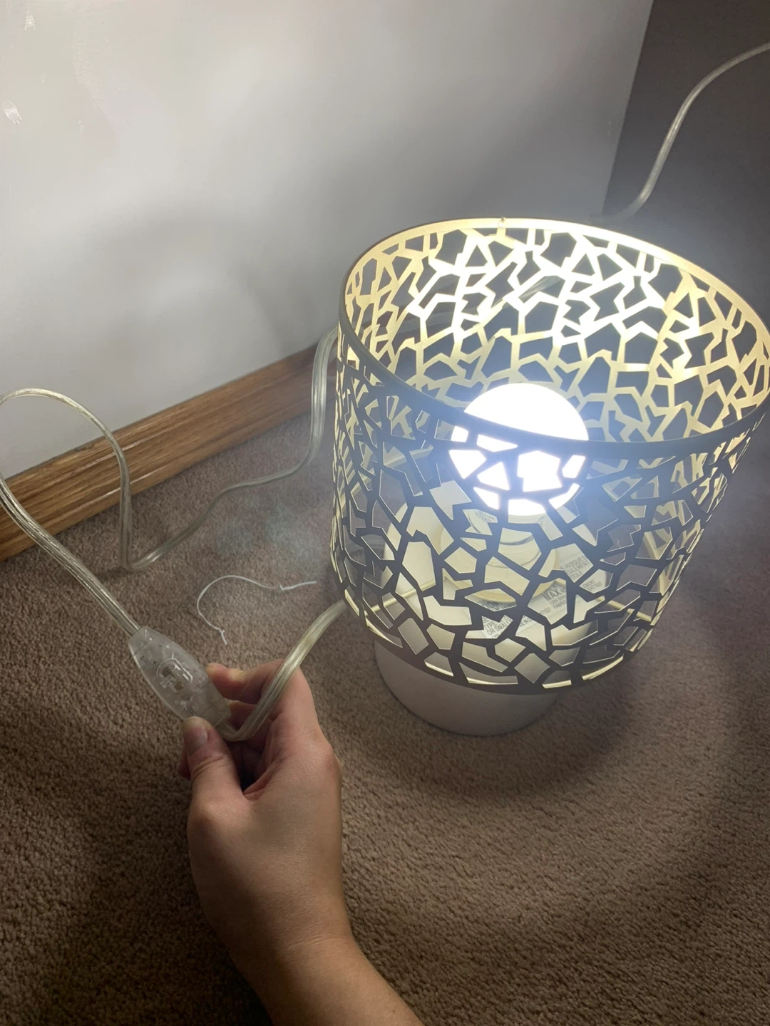 Decorative Metal Cutout Table Lamp - photo 3