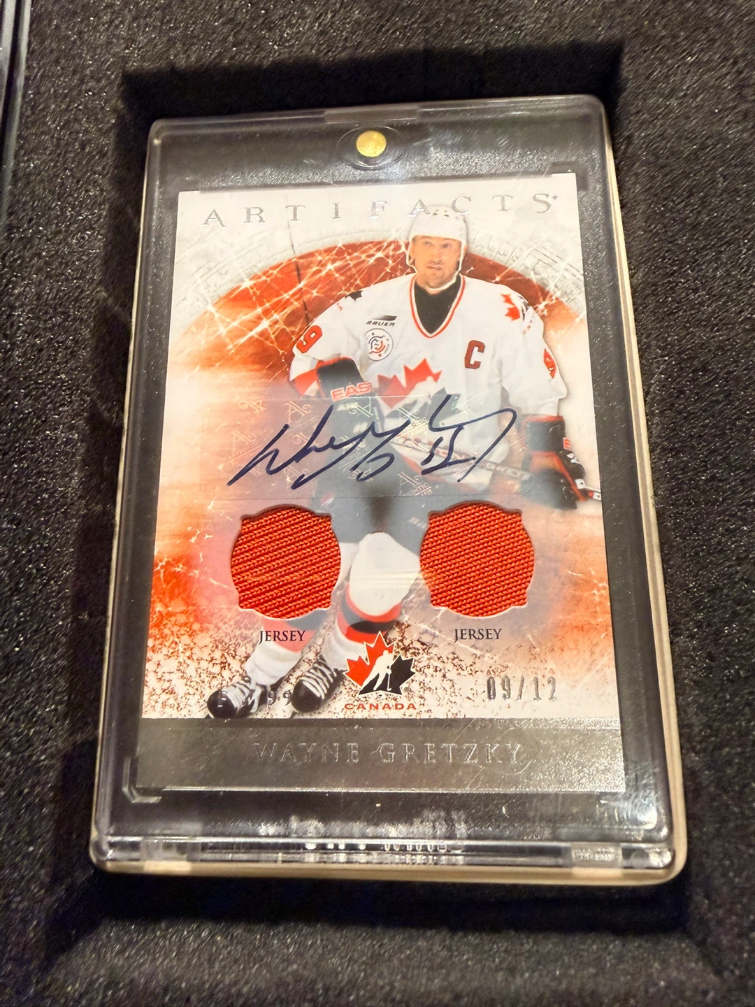 Wayne Gretzky 2012-13 Artifacts Auto Jersey Autograph
