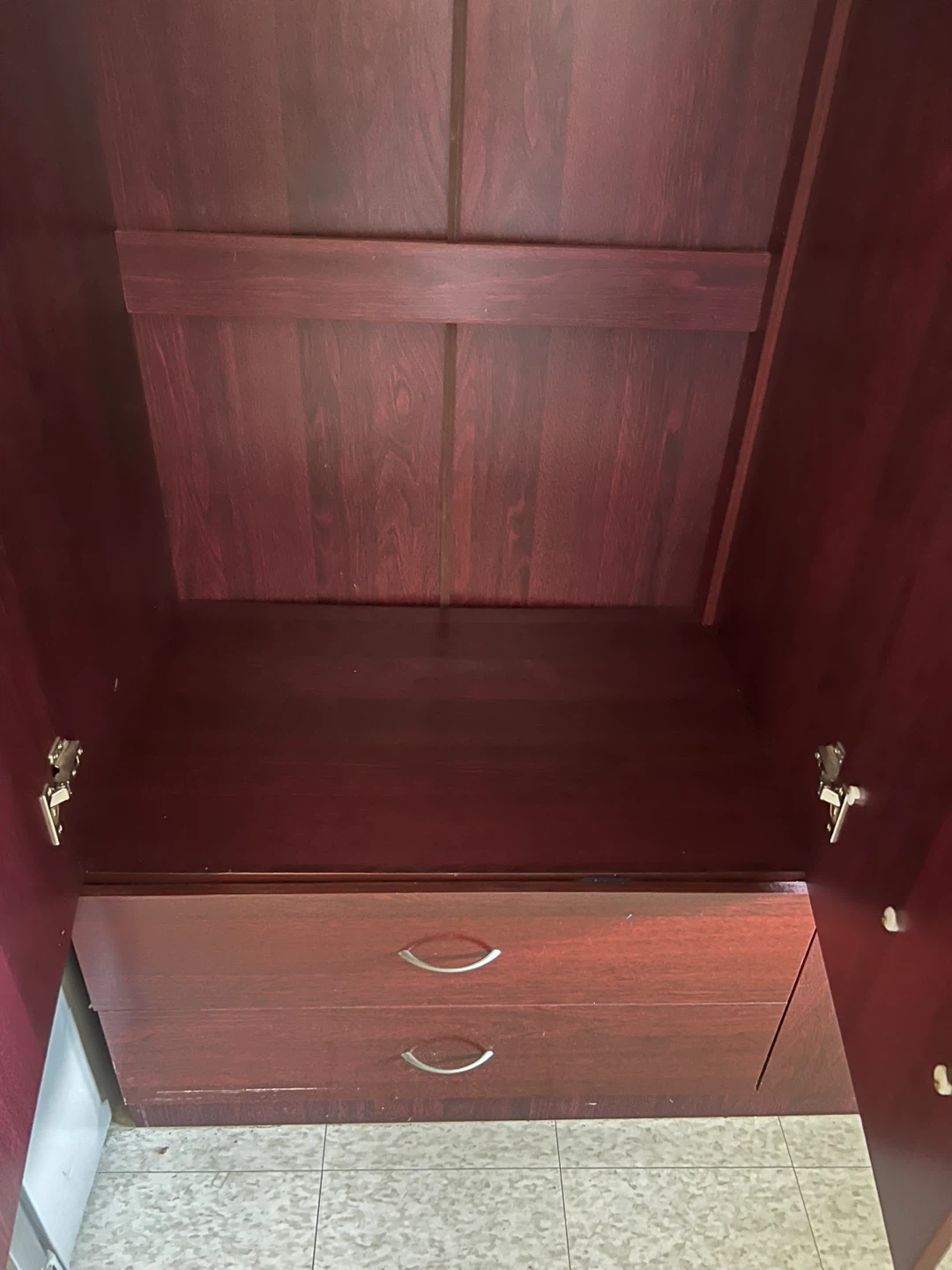Three-Door Wooden Wardrobe with Drawers - photo 4