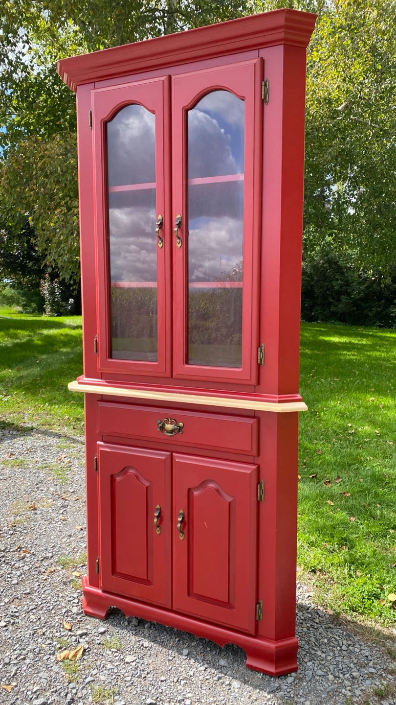 Vintage Canadel Solid Wood Corner Cabinet / Hutch (CAN DELIVER) - photo 2