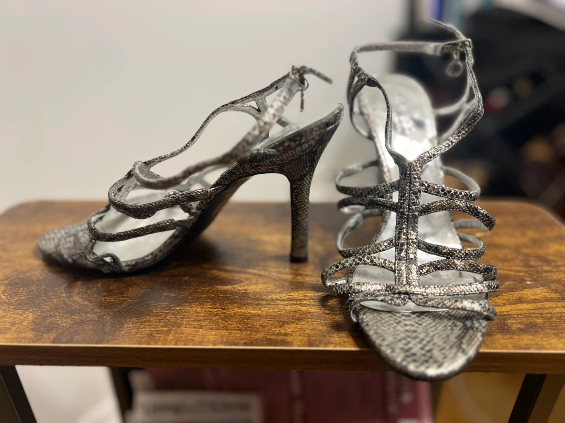 🐍👠GUESS by Marciano - Snakeskin Print HEELS 🐍👠