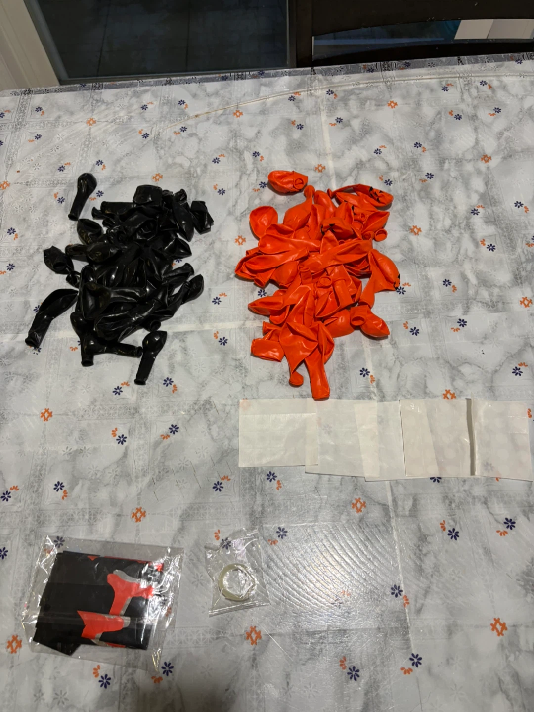 102-Piece Halloween Balloon Decoration Set – Orange & Black - photo 2