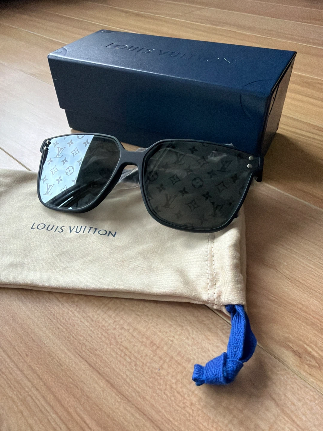 Louis Vuitton Monogram Sunglasses - photo 2