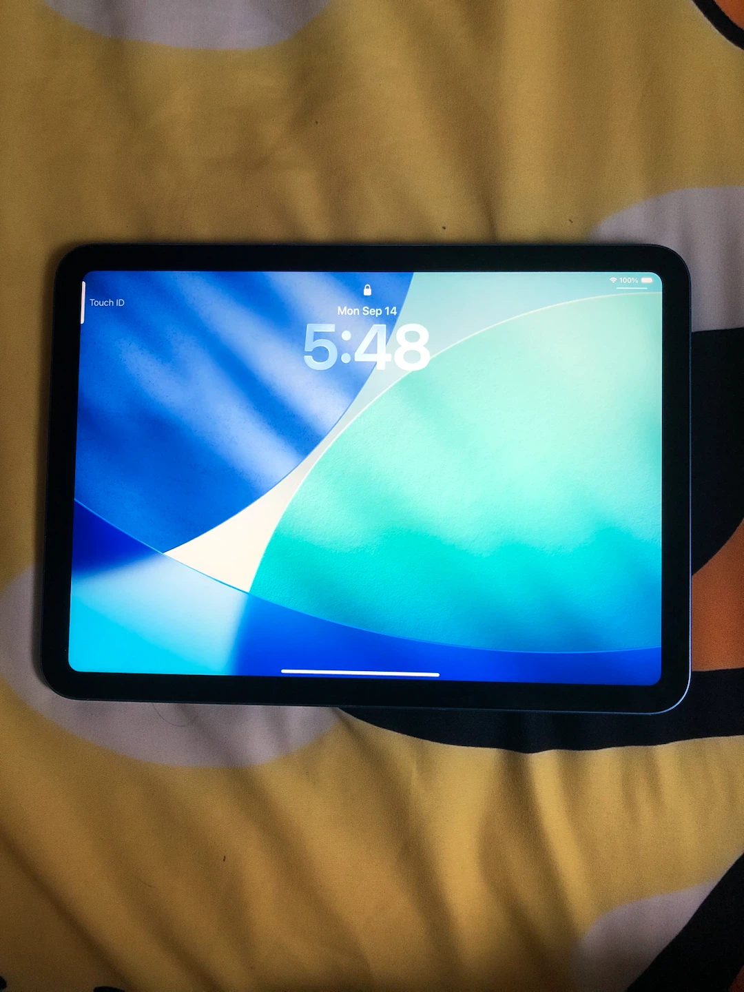 Apple iPad 10th Generation - photo 2