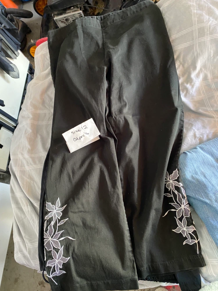 Ladies capris  size 10 to size 14