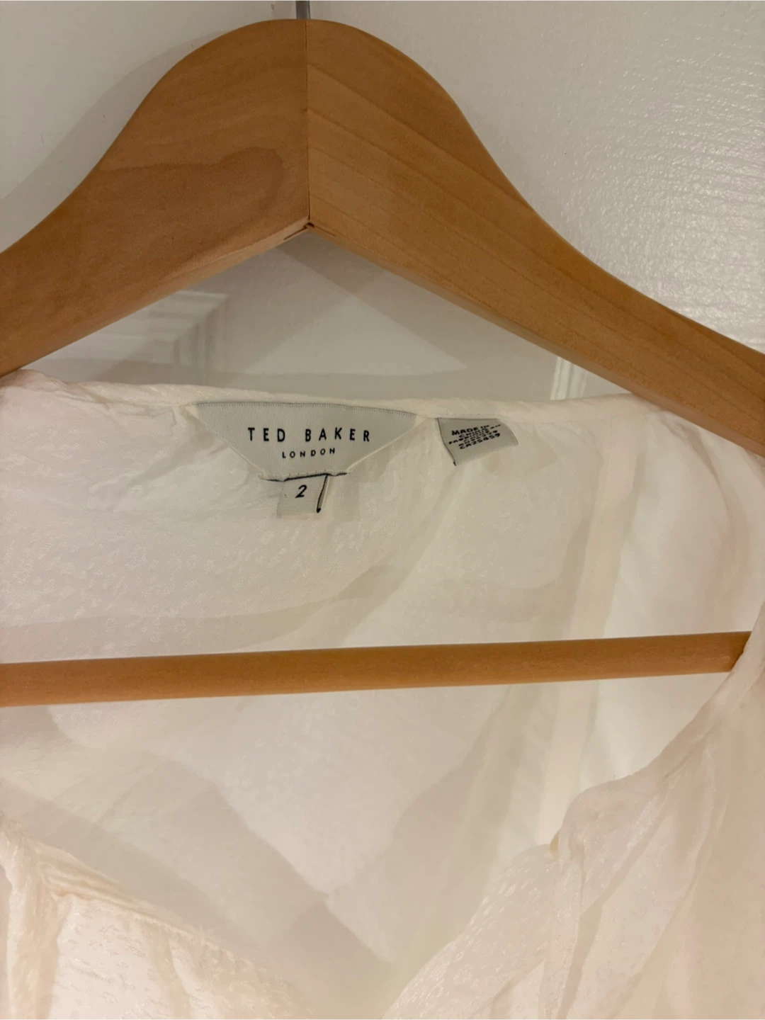 Ted Baker White Textured Statement Sleeve Blouse – Never Worn - photo 3