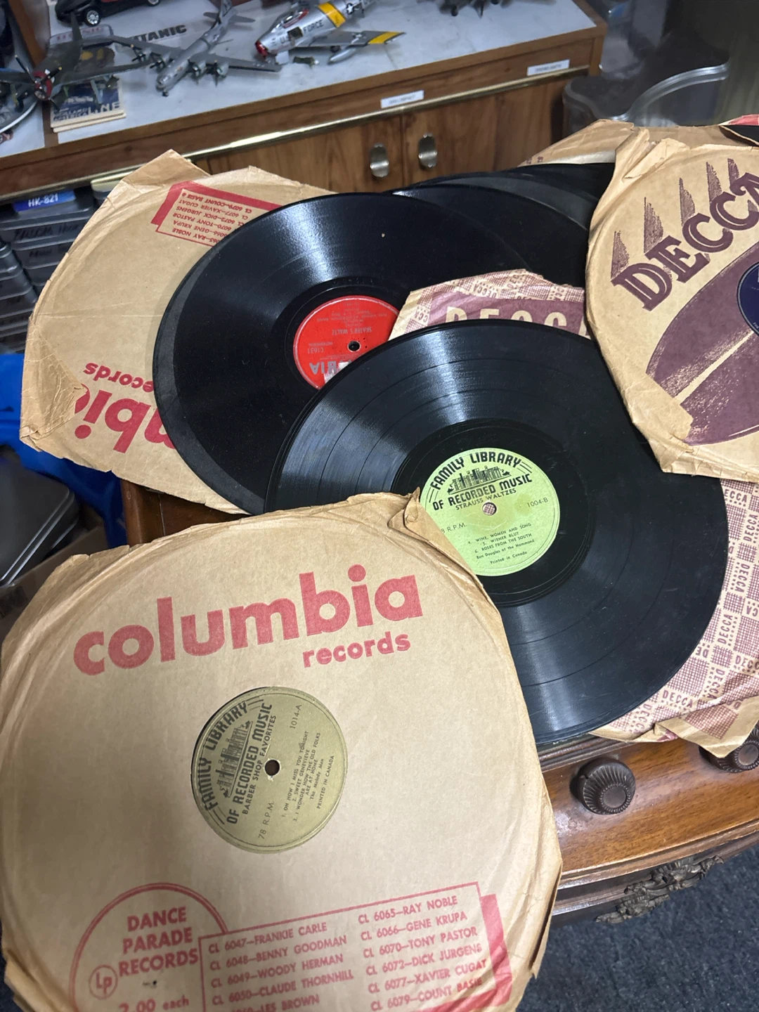 Vintage Decca Shellac 78 RPM Records - photo 2