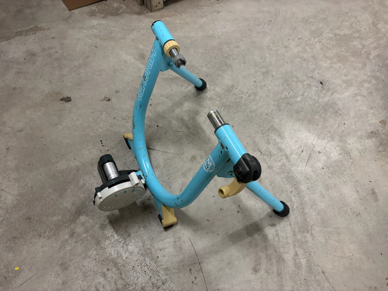 Minoura Cycling Indoor Trainer