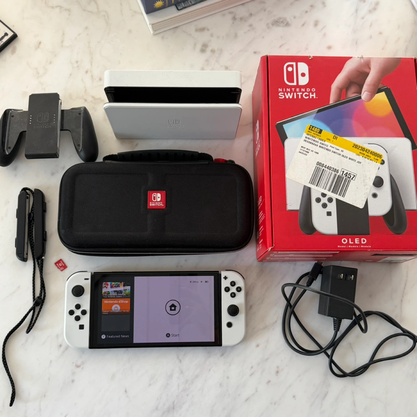 Nintendo Switch OLED – Case and 128GB microSD