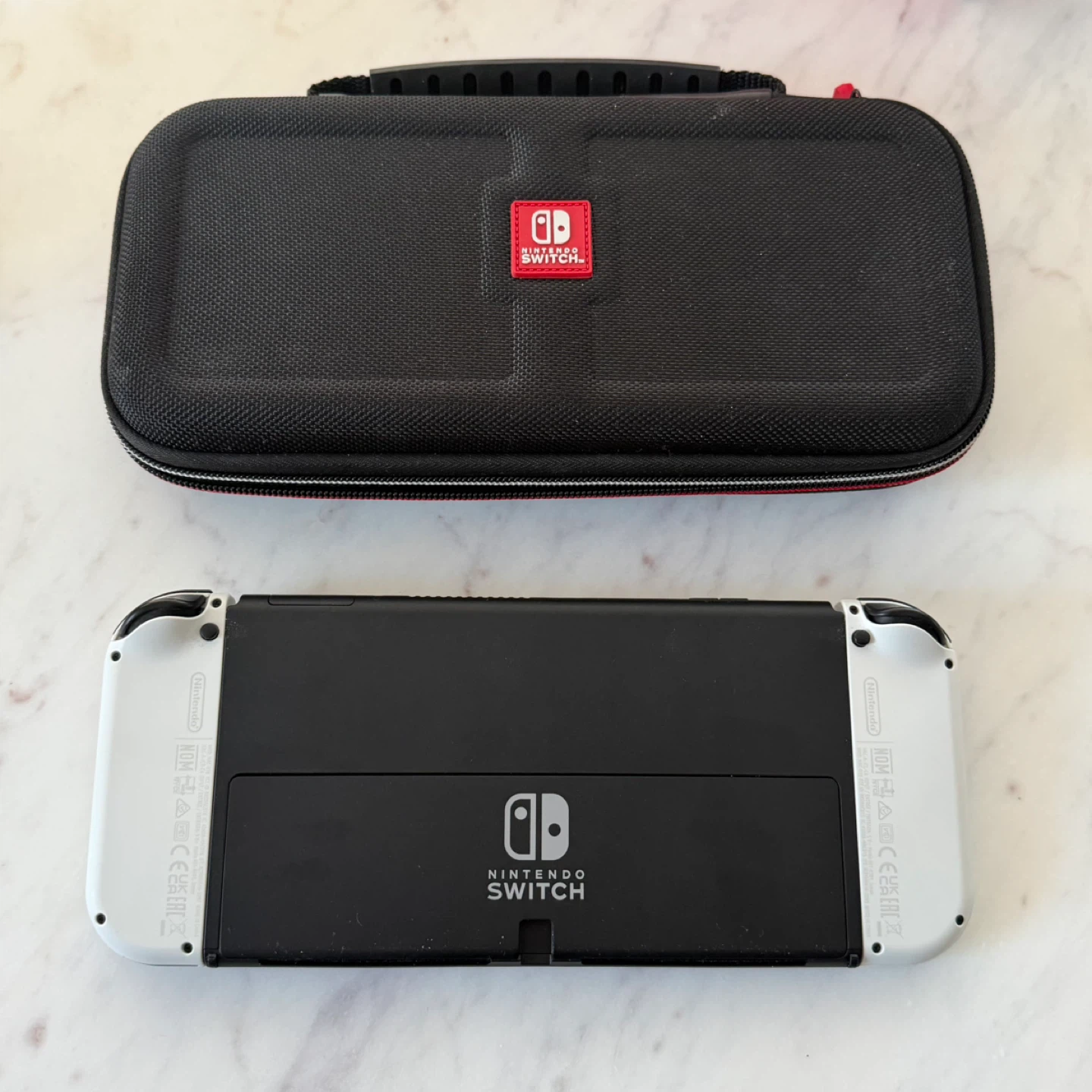 Nintendo Switch OLED – Case and 128GB microSD - photo 3