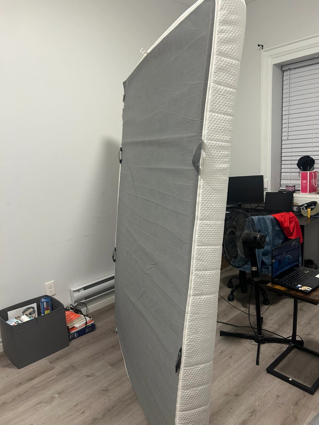 Queen size IKEA foam matress - photo 3