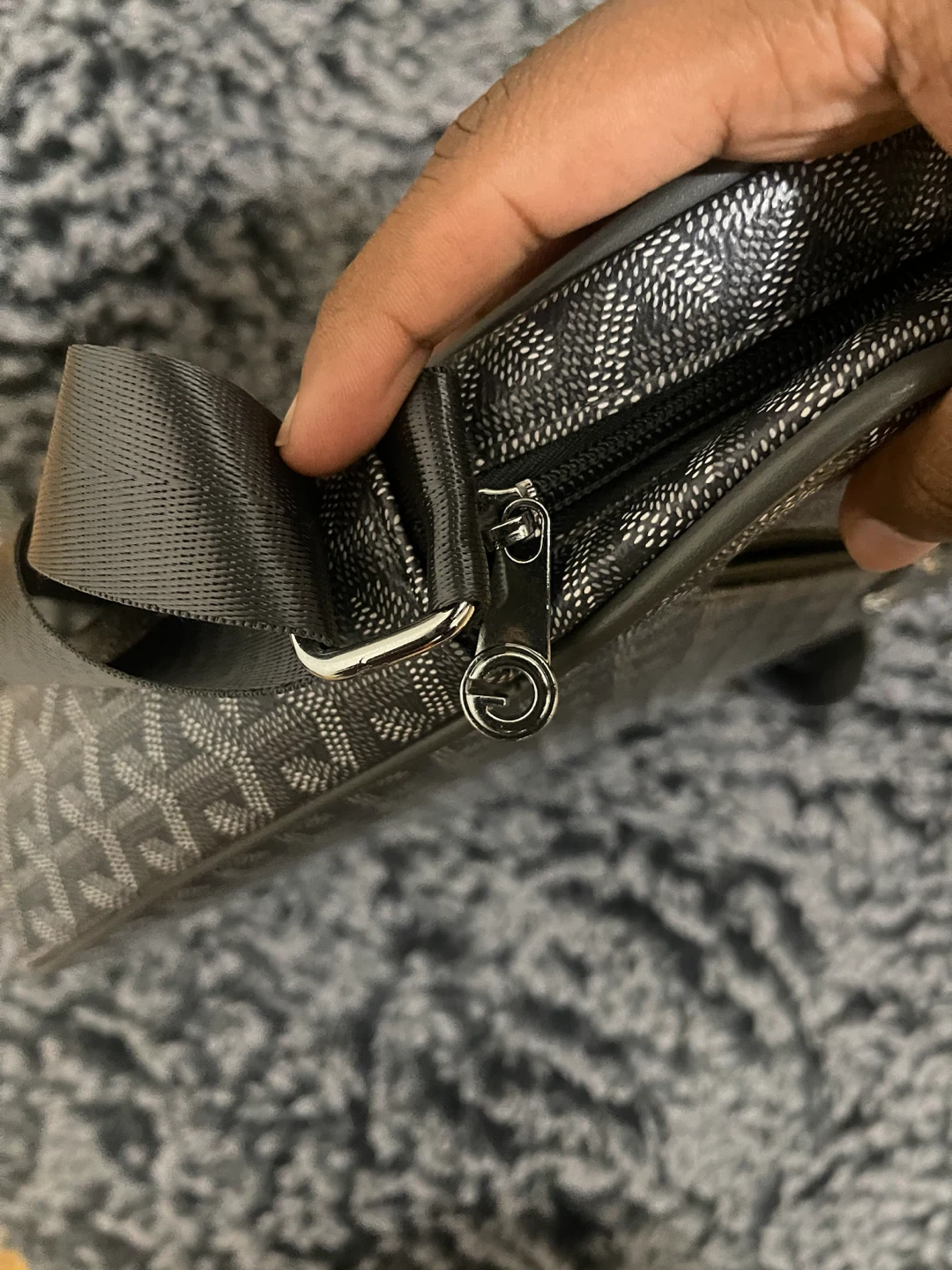 Goyard Crossbody Bag - photo 3