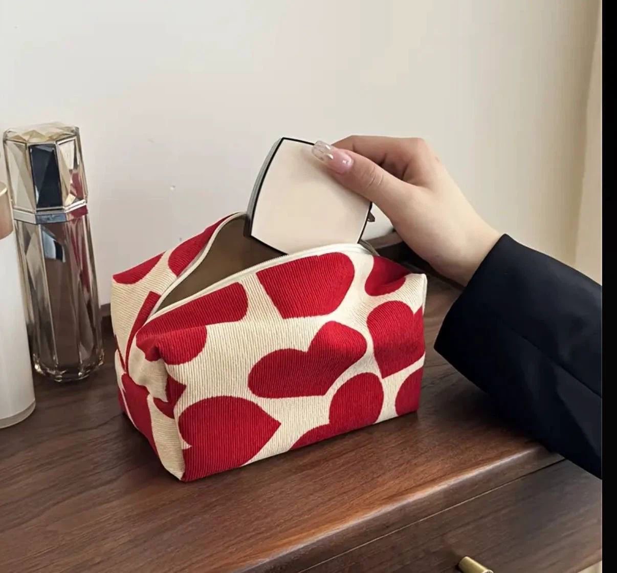 Cute Red Heart Makeup Bag - photo 4