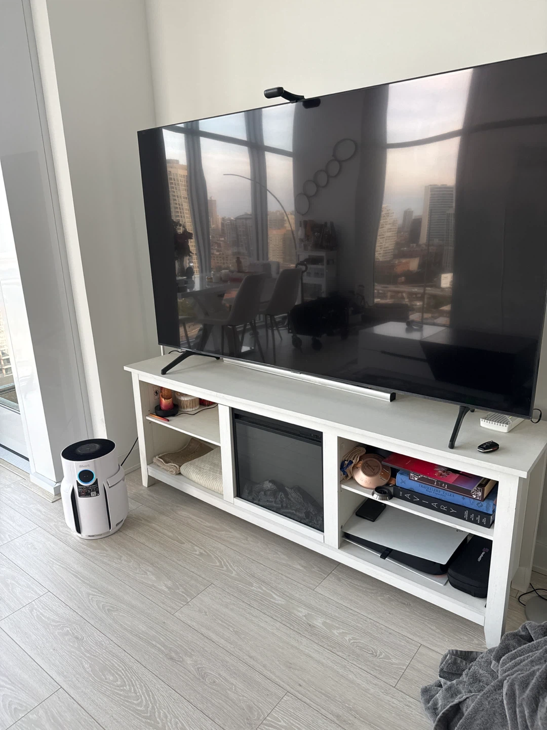 White Entertainment Stand w/ electric fireplace