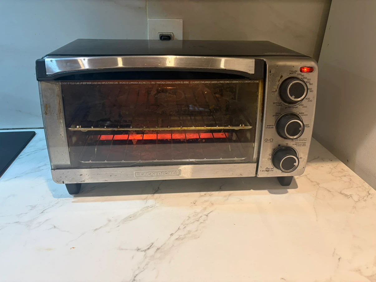 Black & Decker Toaster Oven - photo 3