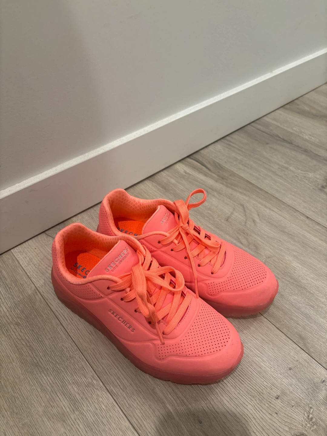 Skechers Los Angeles Sneakers Coral Size 3.5