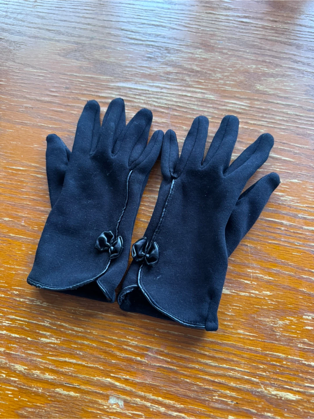 Black Women's Gloves with Bow Detail