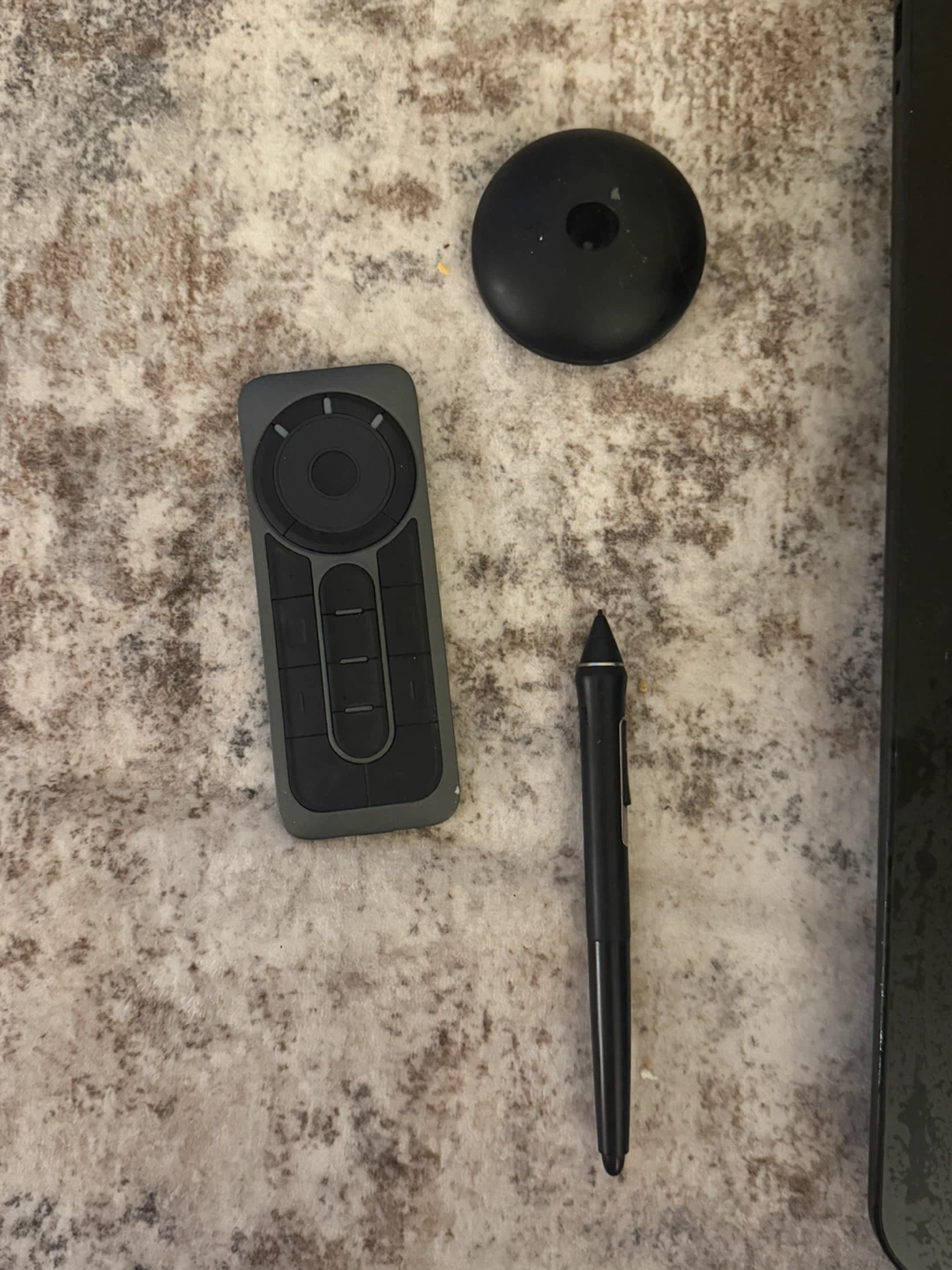 Wacom Cintiq Pro 24 Creative Pen Display (drawing tablet) - photo 2