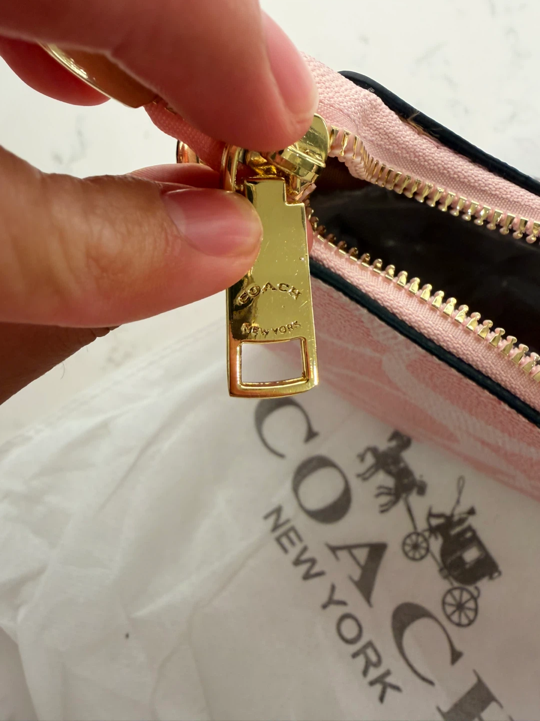 Coach Pink Signature Shoulder Bag - photo 3