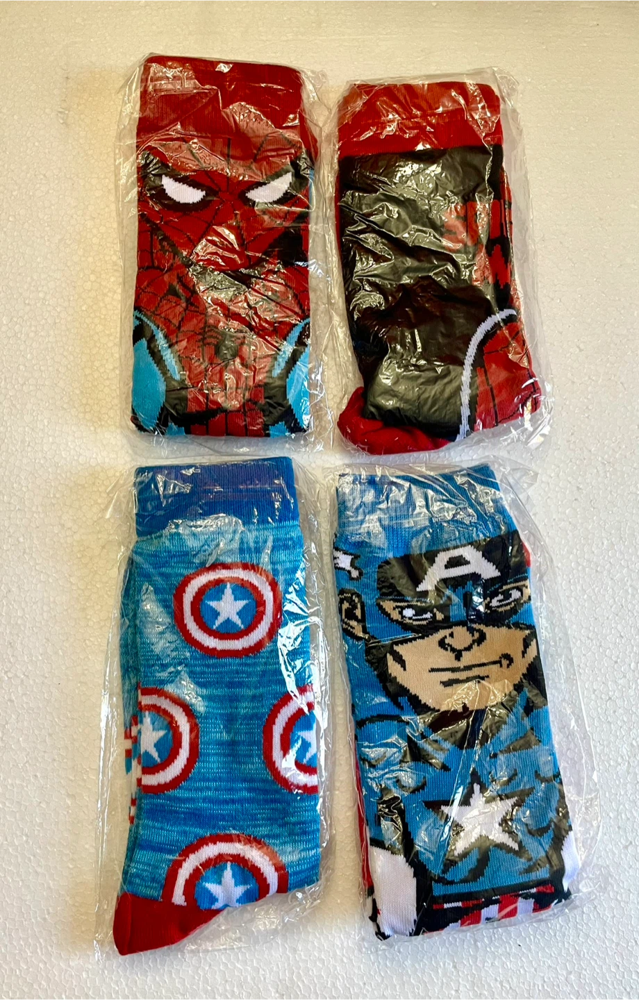 4pr SUPERHERO SPIDER-MAN CAPT AMERICA Adult Socks Size 6-11