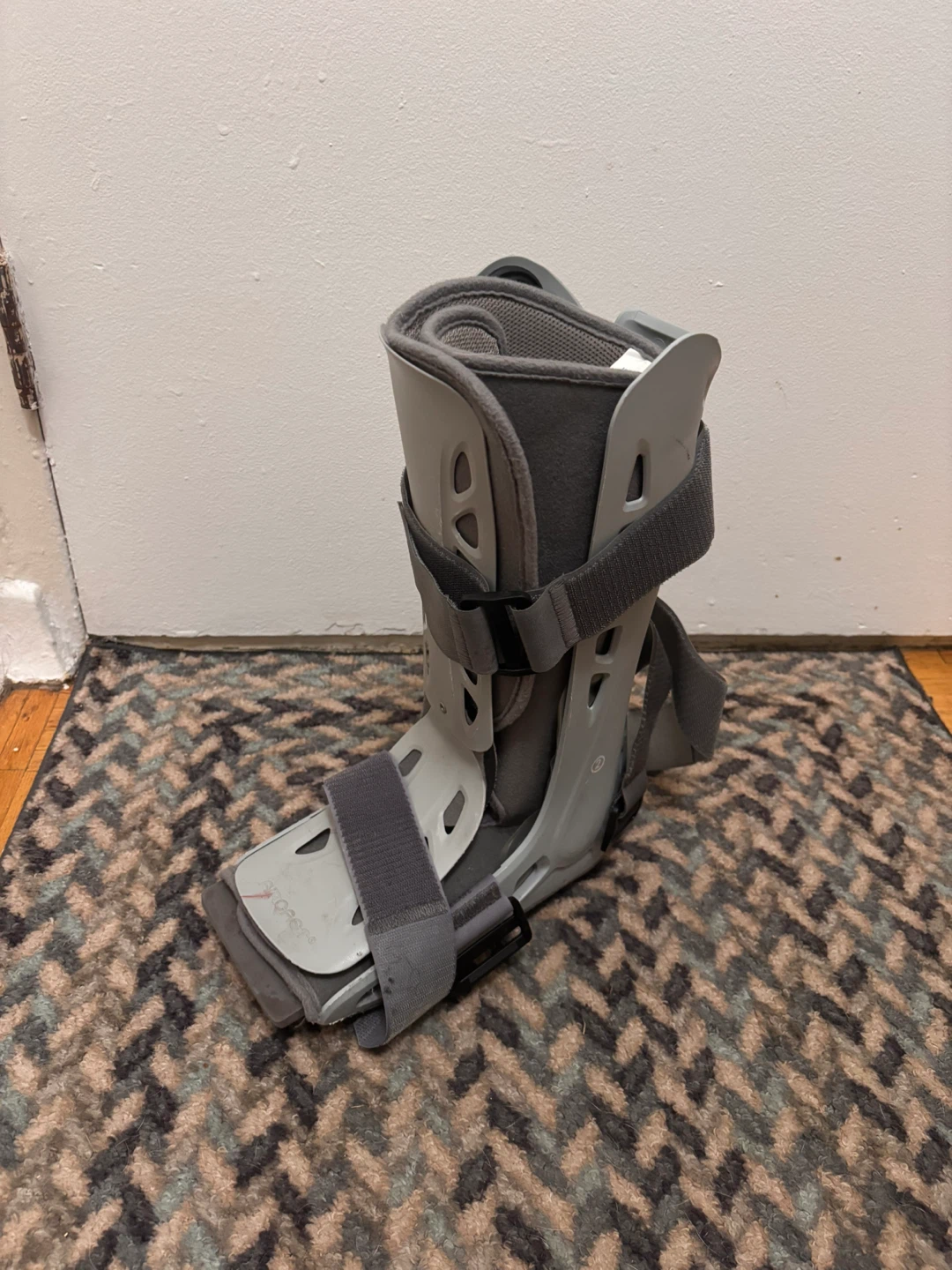 Aircast Walking Boot Medium