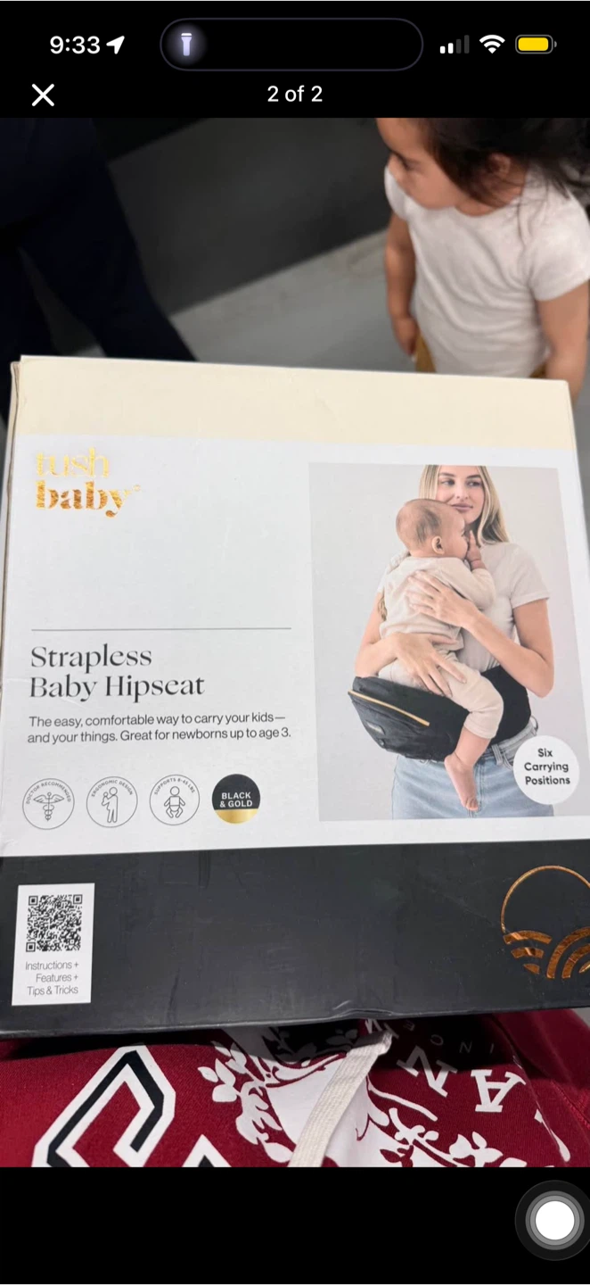 Tushbaby Strapless Baby Hipseat - Black & Gold